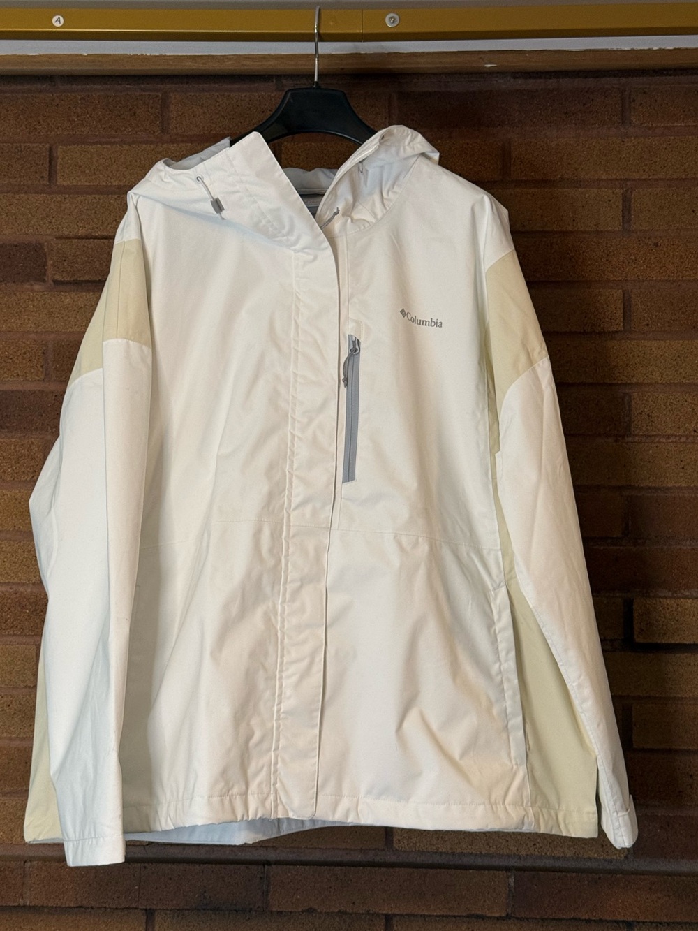 Columbia White and Cream Rain Jacket